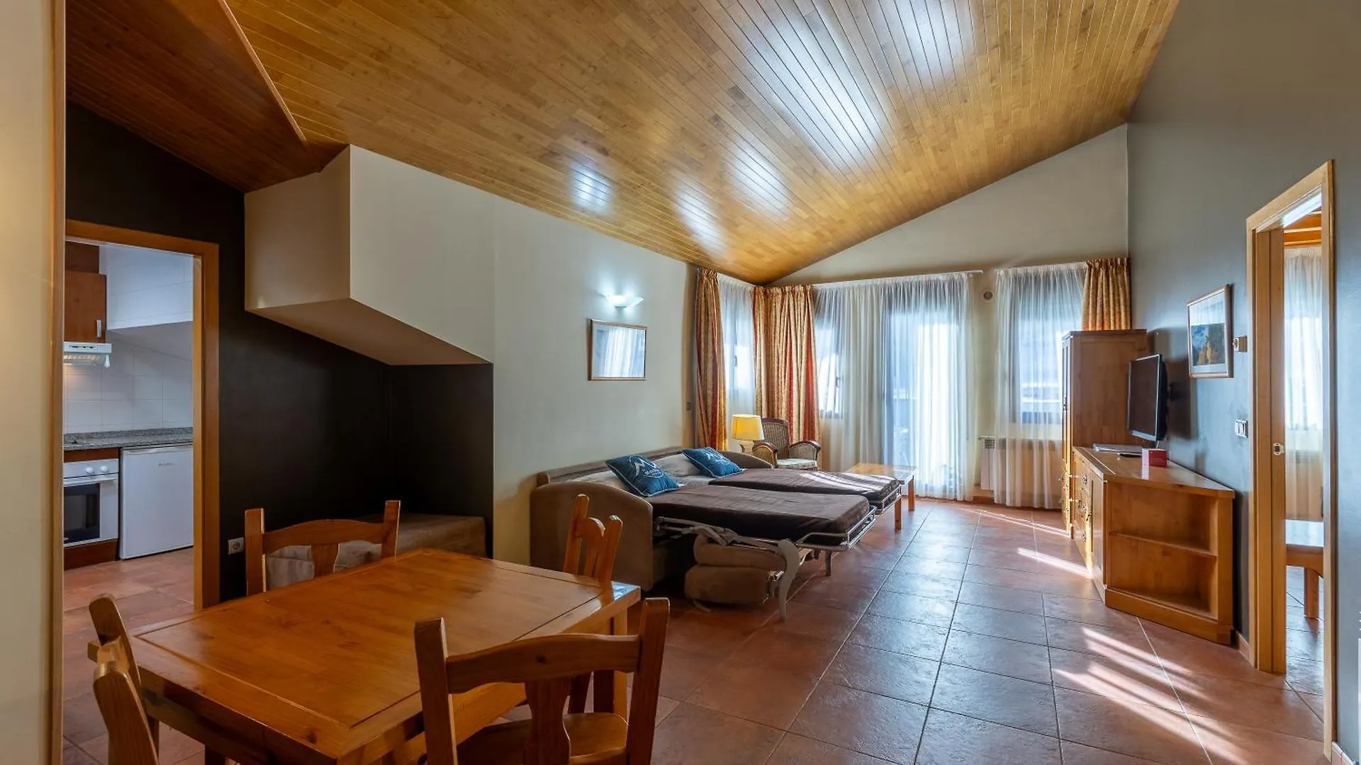 Apartaments Sant Moritz Arinsal