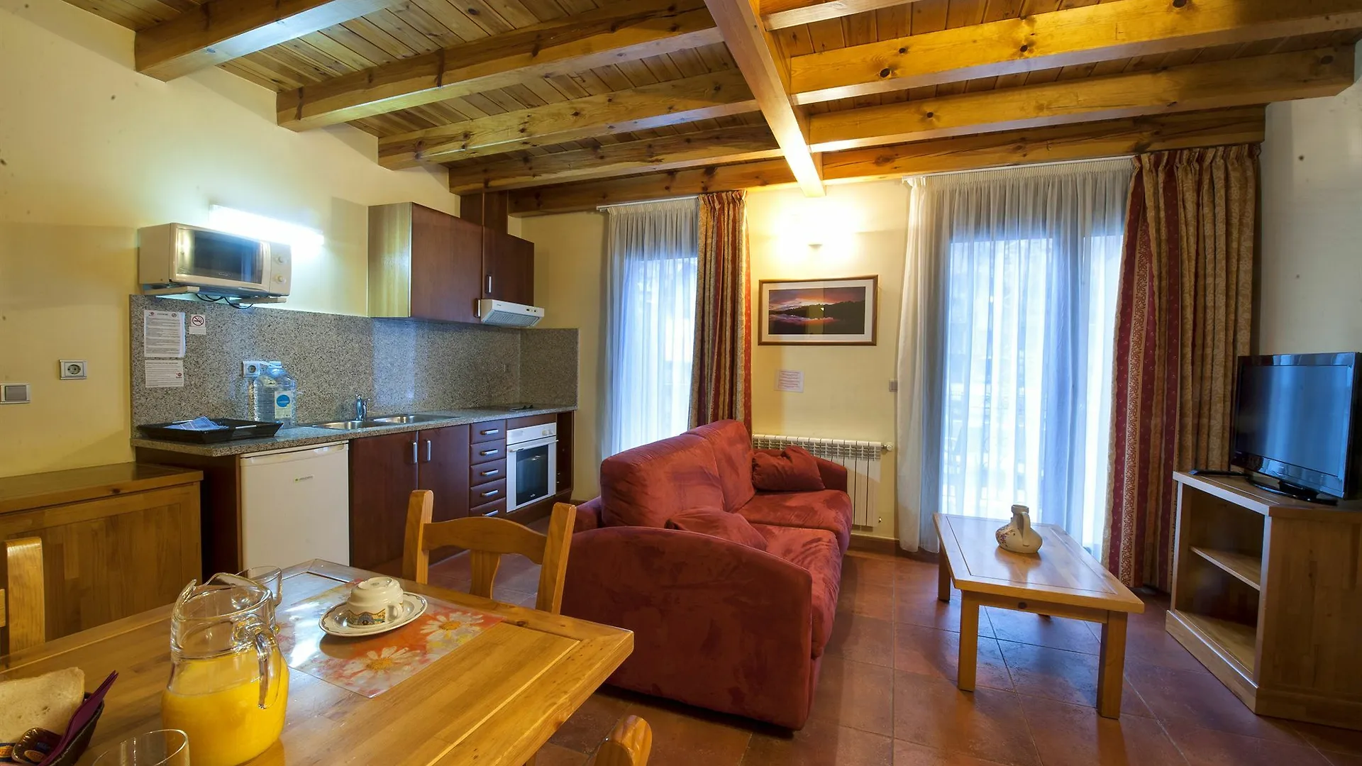 Apartaments Sant Moritz Arinsal 0*,